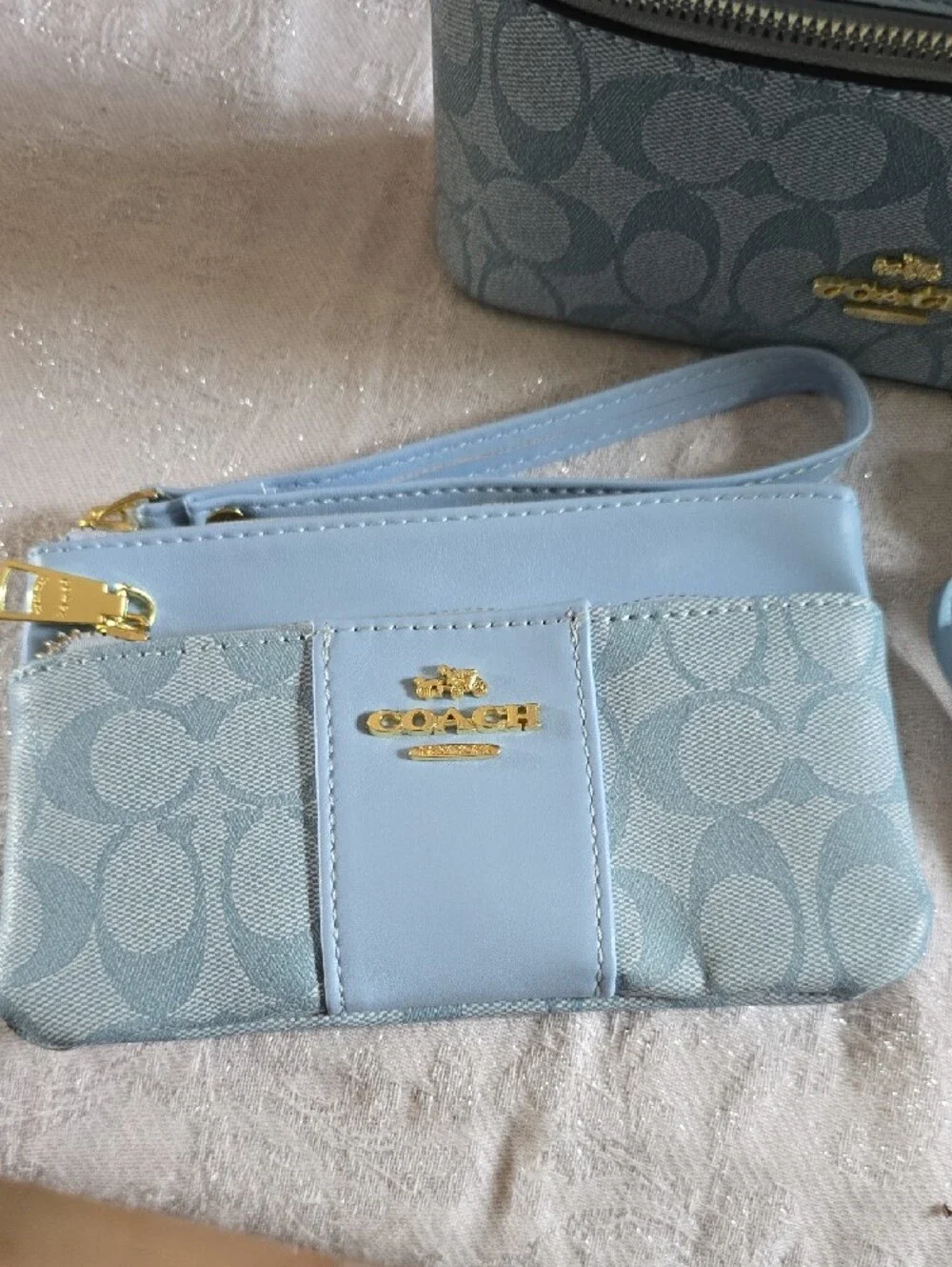 Coach vanity style